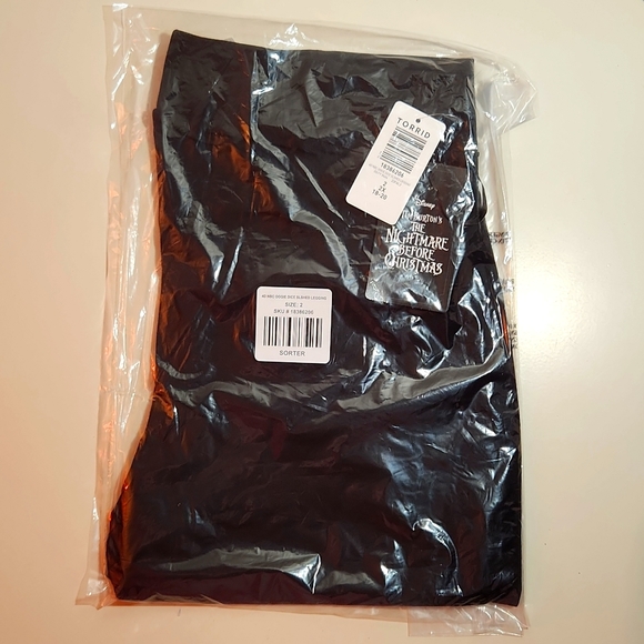 ❤️NWT VINTAGE TORRID LEGGING NIGHTMARE BEFORE CHRISTMAS OOGIE BOOGIE HALLOWEEN - Picture 5 of 12